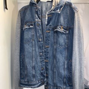 Jean jacket with cotton sleeves